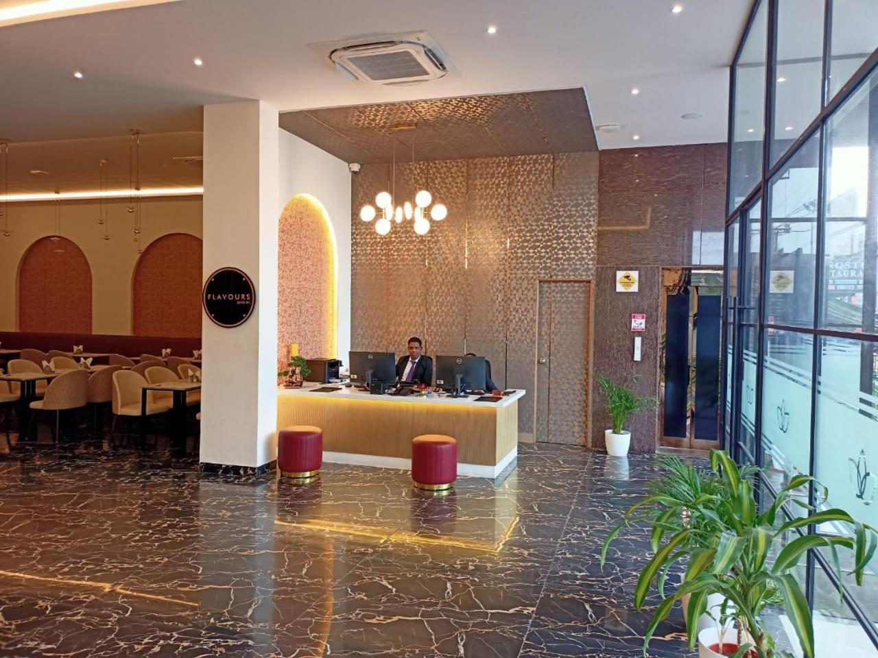 Grand Continent Hotel Gachibowli Near Us Consulate Exterior foto